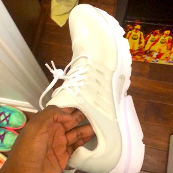 White Nike air’s